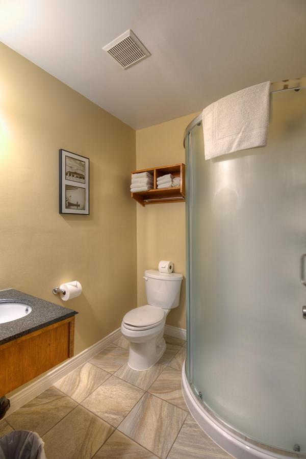 Alpine Motor Inn Alma Екстер'єр фото