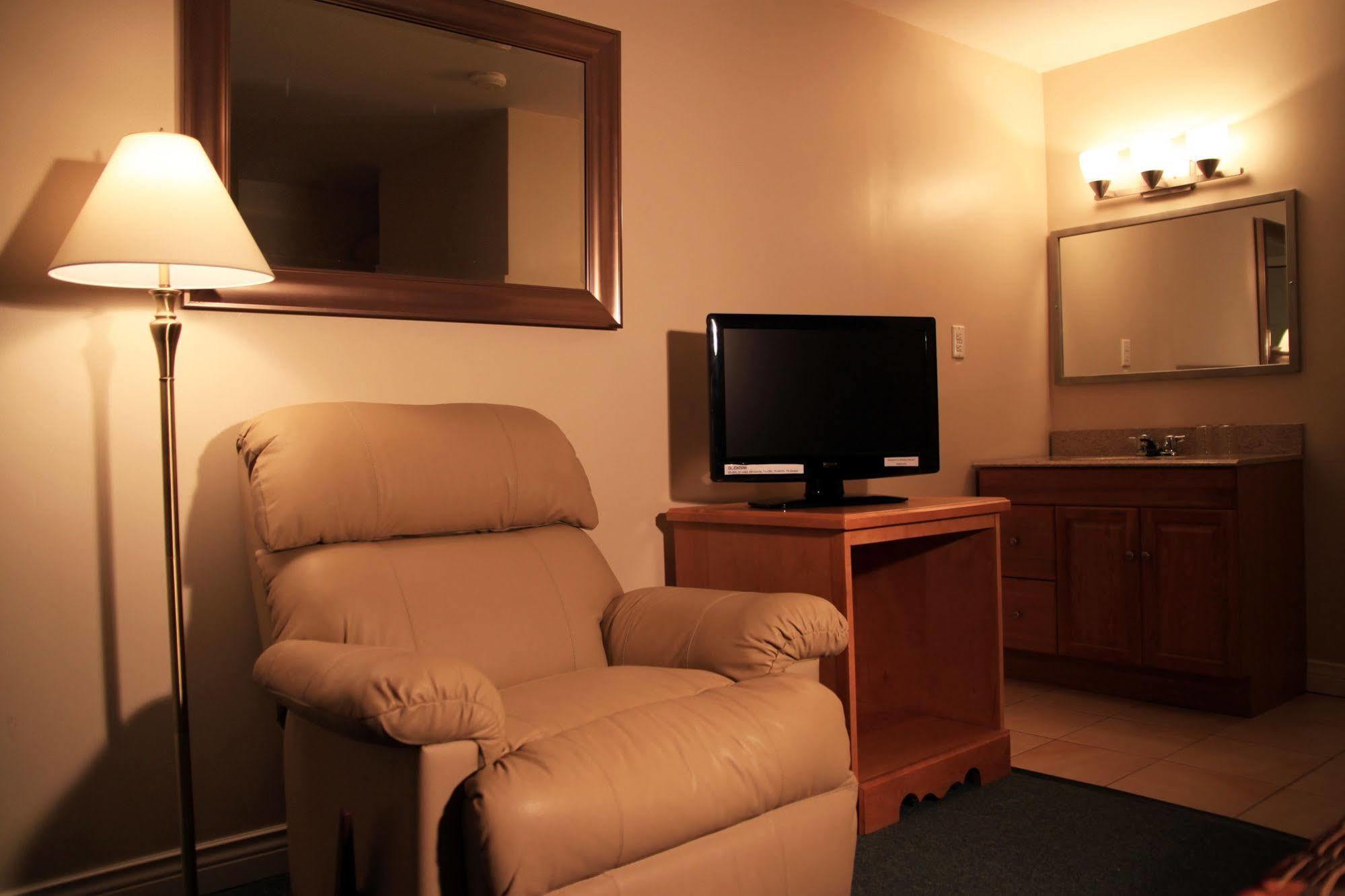 Alpine Motor Inn Alma Екстер'єр фото