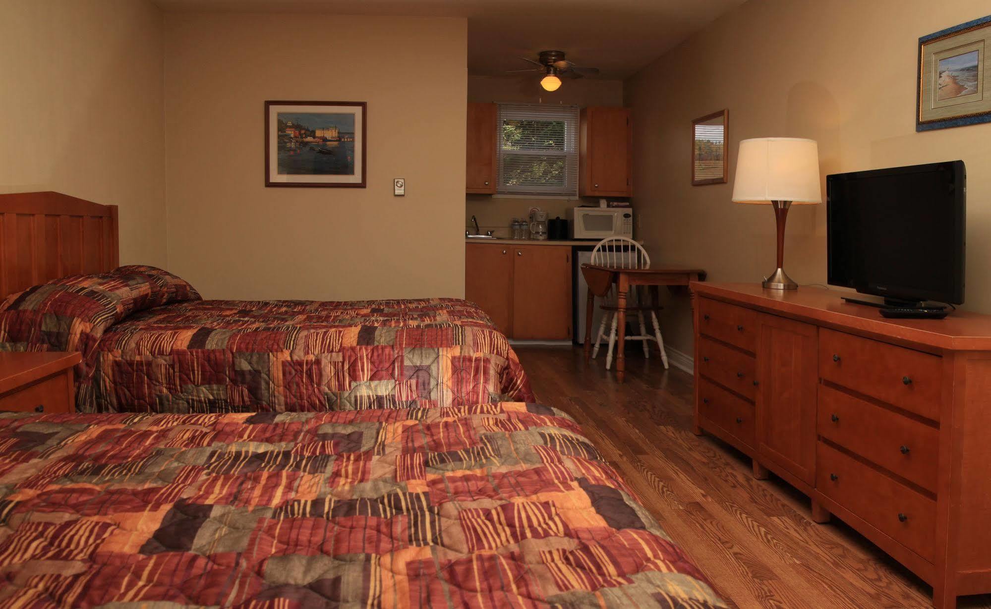 Alpine Motor Inn Alma Екстер'єр фото